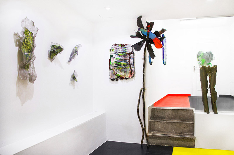kate steciw live laugh love installation