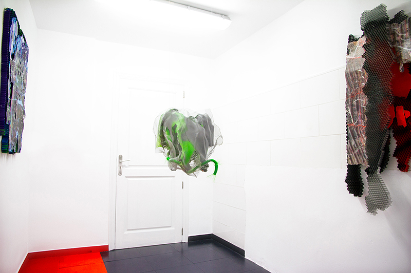 kate steciw live laugh love installation